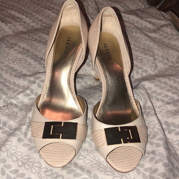 Alfani Shoes - Never worn champagne 3.5” heels